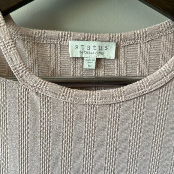 STAUS BY CHENAULT EDGY CUT OUT COLD SHOULDER RIBBED SHIRT SLEEVE TEE SIZE MEDIUM - Picture 3 of 8